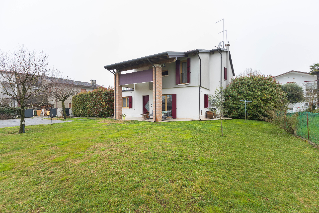 Casa Bifamiliare/Schiera in vendita a Silea
